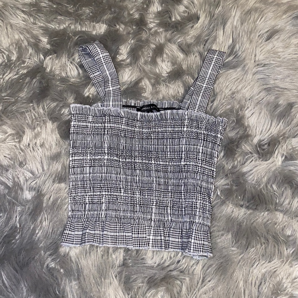 Kendall and Kylie gray top